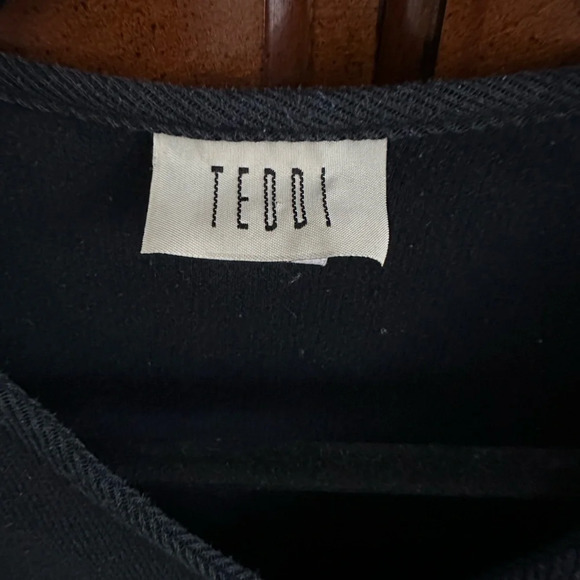 Gorgeous Women’s Vintage Teddi sweater. Button down. Size Medium. - Picture 6 of 10